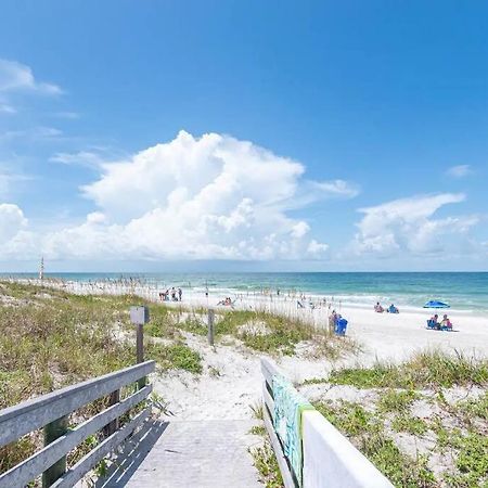 Spanish Villa Suite 54 - Indian Rocks Beach Condo Across The Street To Beach Access & Walkable To Restaurants! Clearwater Beach Exterior photo